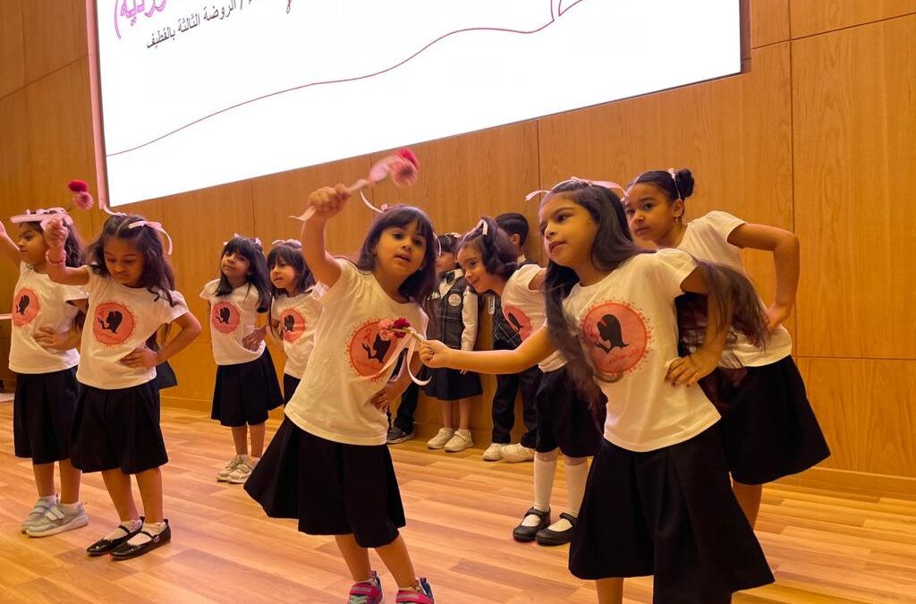 (376) زائرة لبرنامج ( رايتك وردية ) للتوعية بسرطان الثدي بتعليم الشرقية