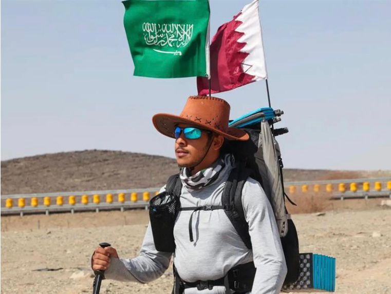 من جدة إلى الدوحة مشيًا على الأقدام.. الرحال عبدالله السلمي يصل قطر لحضور المونديال
