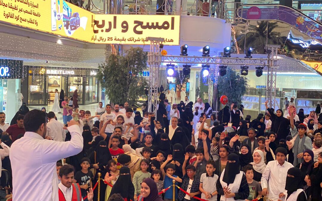 تضمنت فعاليات لتعزيز مفاهيم السلامة المرورية : 10 آلف زائر يشهدون مبادرة “مقعد لكل طفل ” بالخبر