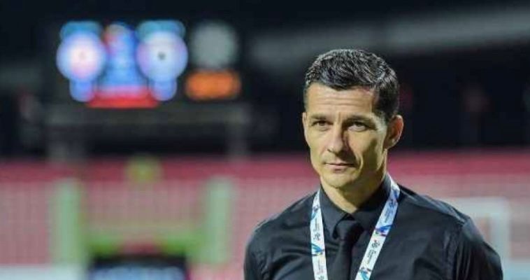 أبها يُعلن تعاقده مع الهولندي كومانس