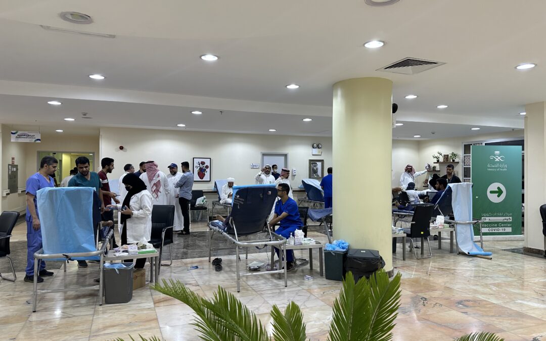 تجميع “102” وحدة دم في اليوم الثاني لحملة التبرع بالدم  والذي تنظمه جمعية العوامية بالتعاون مع مستشفى القطيف المركزي