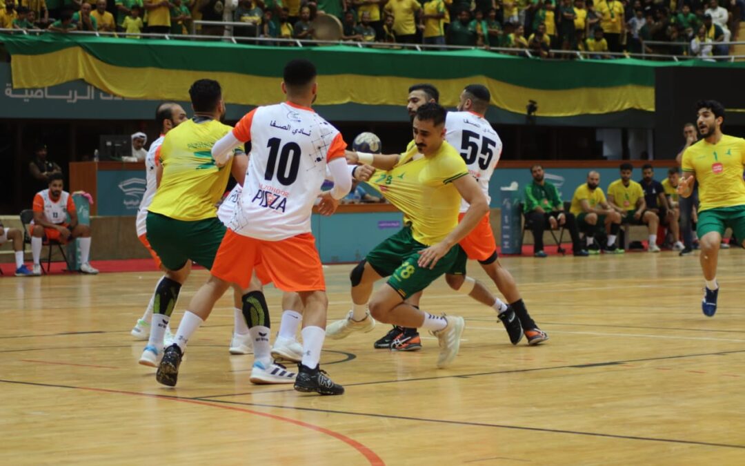 الخليج ينفرد بصدارة الممتاز على حساب الصفا