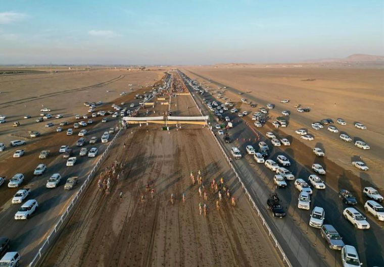 انطلاق منافسات كأس اللجنة الأولمبية والبارالمبية السعودية للهجن بميدان تبوك