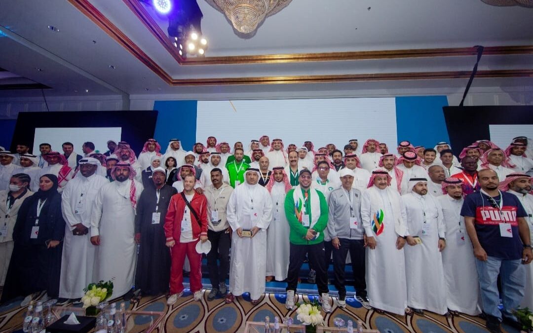 بن جلوي أشاد بانجازاتهم وكرمهم…4 جلسات في مؤتمر رابطة المدربين السعوديين بالرياض