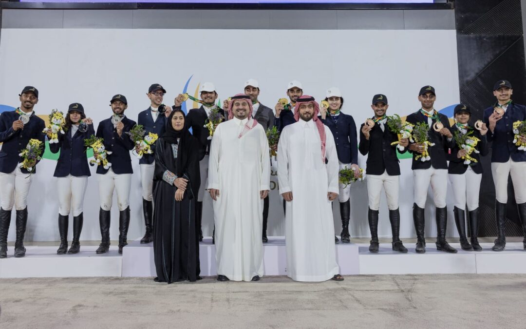 تتويج الفائزين بمنافسات قفز الحواجز والمبارزة ضمن الألعاب السعودية 2022