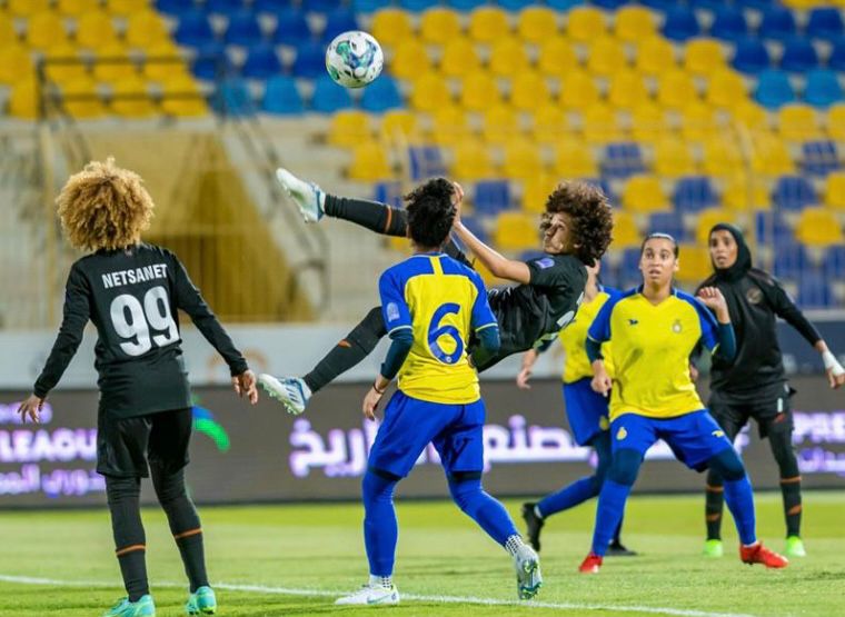 إدارة الكرة النسائية تبرز نجاح منافسات كرة قدم الصالات للسيدات بالألعاب السعودية