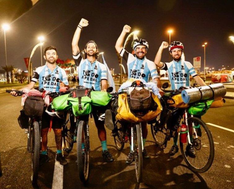 4 رحّالة من الأرجنتين يقطعون 10 آلاف كلم لدعم منتخب بلادهم في المونديال