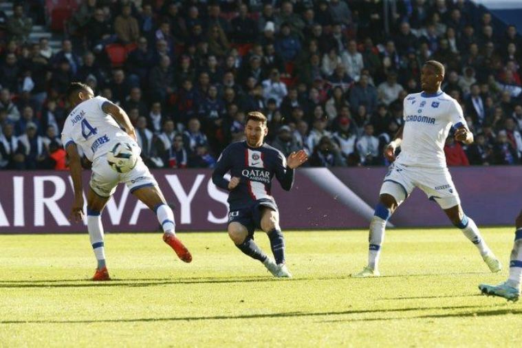 باريس سان جيرمان يقسو على أوكسير بخماسية في الدوري الفرنسي