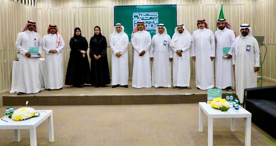 نائب وزير الموارد البشرية والتنمية الاجتماعية يزور جمعية الأسر الاقتصادية ويشيد بمنجزاتها