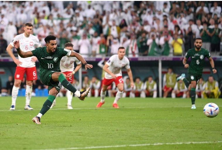 عكس مجريات المباراة.. الأخضر يسقط بثنائية أمام بولندا