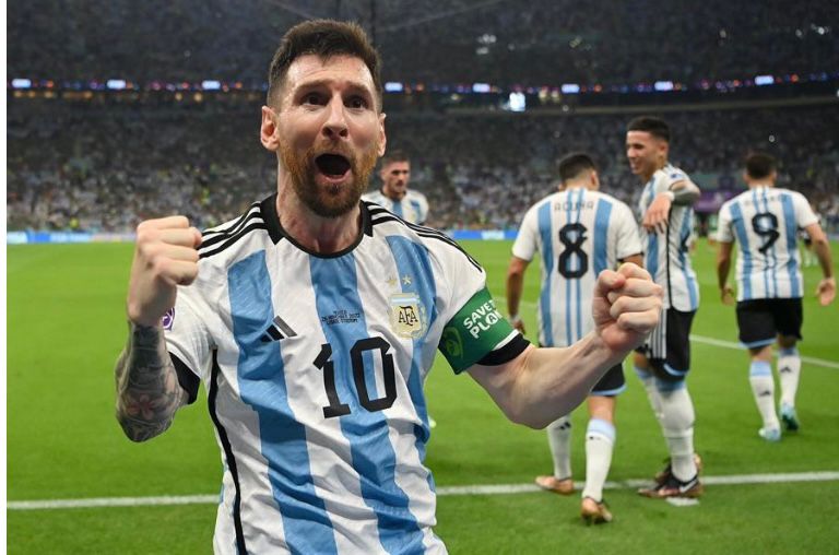 الأرجنتين تهزم المكسيك بـ”ثنائية”.. وتحي آمالها في التاهل لدور الـ 16