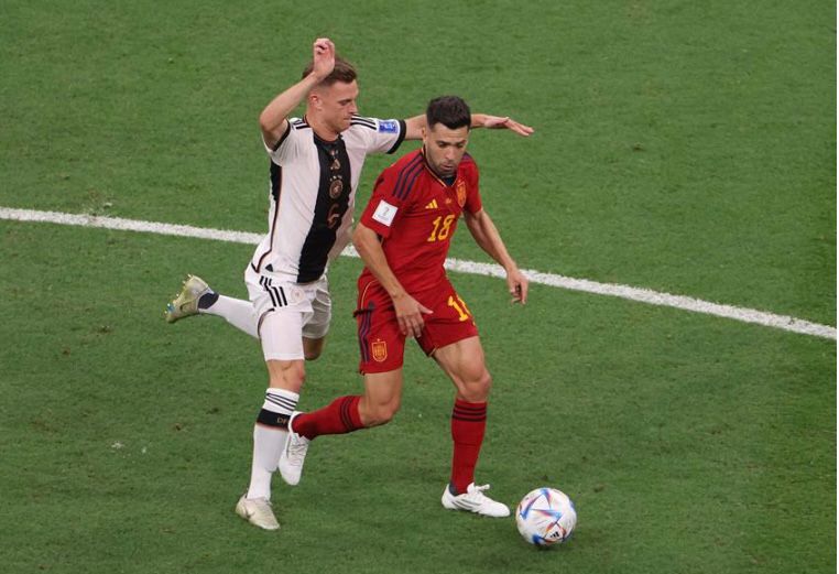 ألمانيا تحافظ على حظوظ البقاء فى المونديال بالتعادل مع إسبانيا