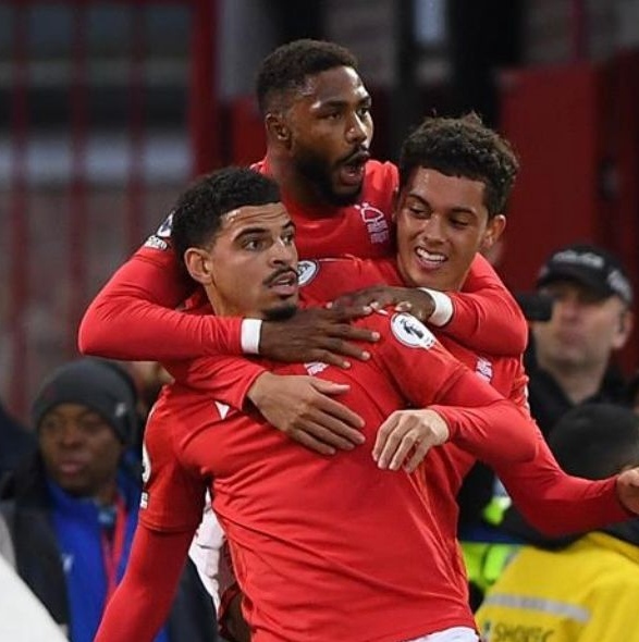 نوتنجهام يُقصي توتنهام من كأس كاراباو بثنائية