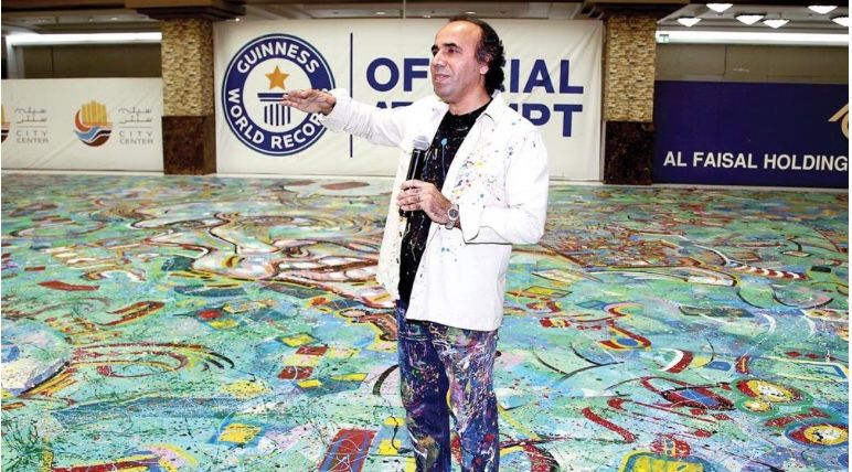 قطر تدخل موسوعة ” غينيس” بأكبر لوحة في العالم مستوحاة من كرة القدم