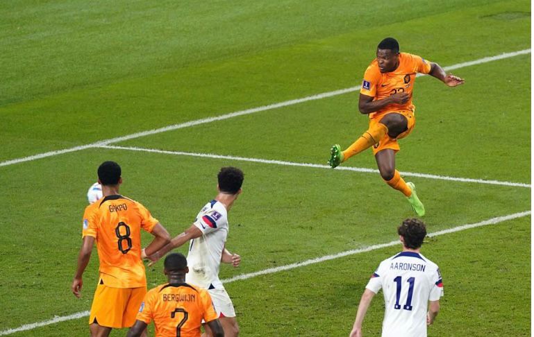 هولندا تعبر أمريكا بثلاثية وتصعد لربع نهائي كأس العالم