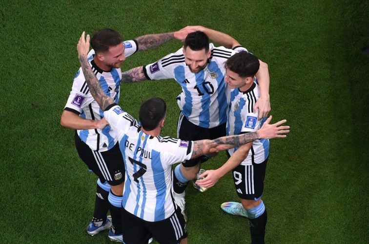 الأرجنتين تفوز على أستراليا بثنائية وتضرب موعدًا مع هولندا في ربع نهائي المونديال