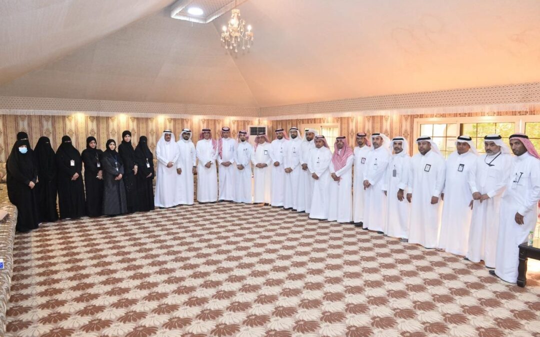 وفاء لأهل العطاء.. مركز التنمية الاجتماعية بالقطيف يحتفي برئيسه السابق أحمد القباع