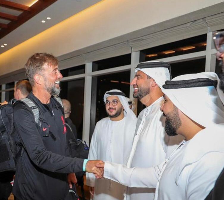 نجوم ليفربول وليون يصلون الإمارات للمشاركة في كأس سوبر دبي