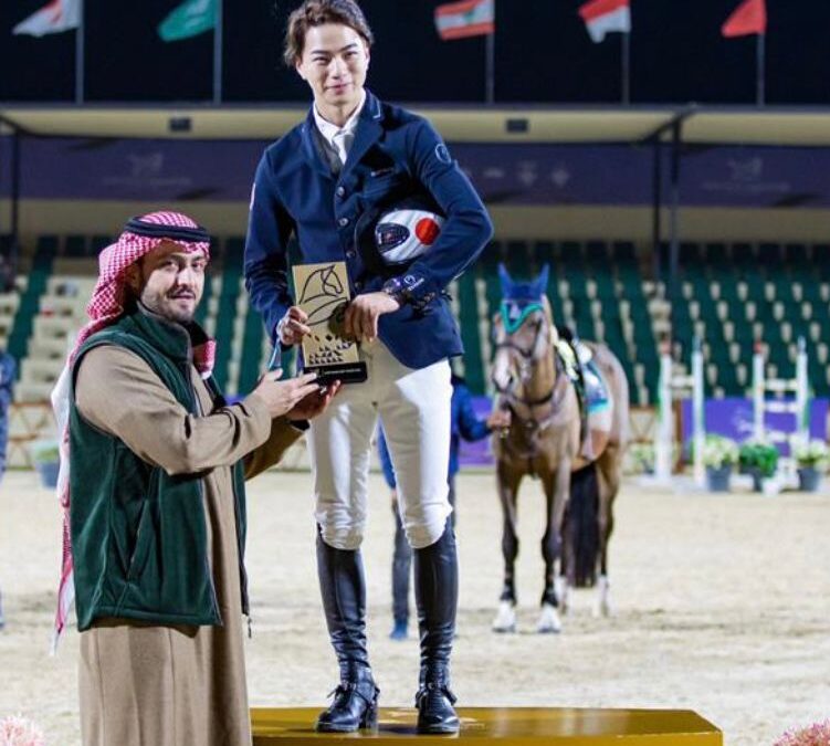 “كاواي” بطل جائزة “قفز السعودية” الكبرى والعجمي ثانياً