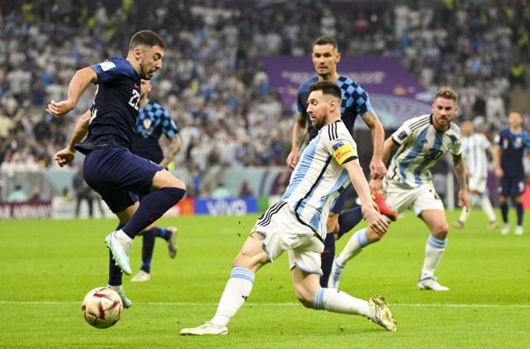 الأرجنتين تصعد لنهائي كأس العالم بثلاثية أمام كرواتيا