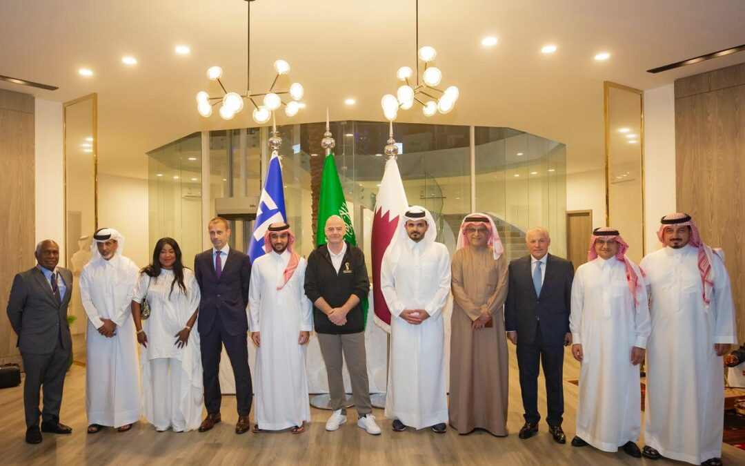 «البيت السعودي» بالدوحة يحتفي بقيادات كرة القدم في العالم