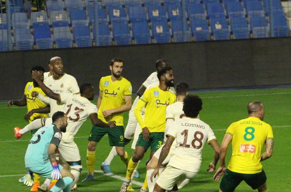 النصر يفوز على الخليج بهدف يتيم ويتصدر دوري روشن