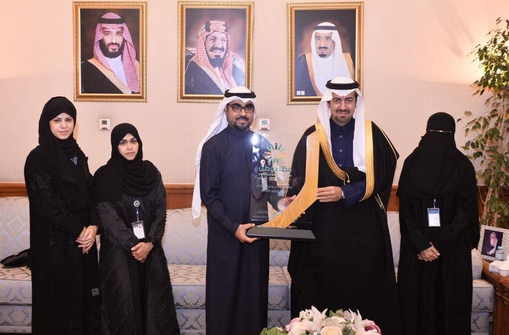 الخريف يلتقي مدير مركز التنمية بالمحافظة ويشيد بالعمل التطوّعي بـ«تنمية القطيف»