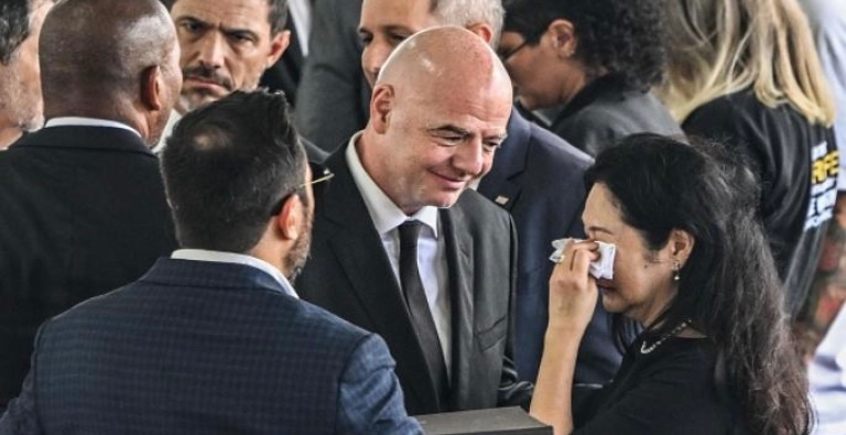 إنفانتينو يصل البرازيل لحضور مراسم دفن بيليه