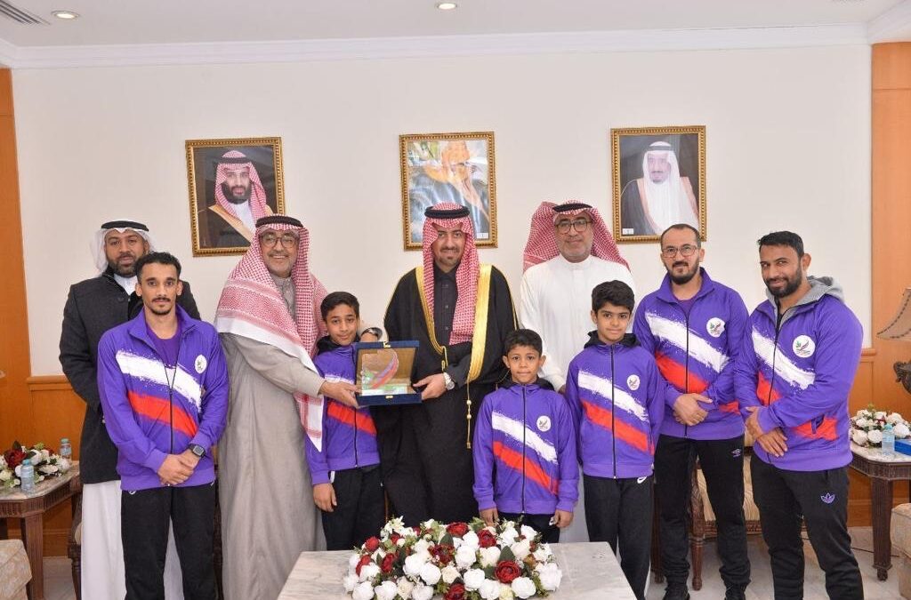 محافظ القطيف يلتقي رئيس مجلس إدارة نادي ولاعبي جمباز «الابتسام» بأم الحمام