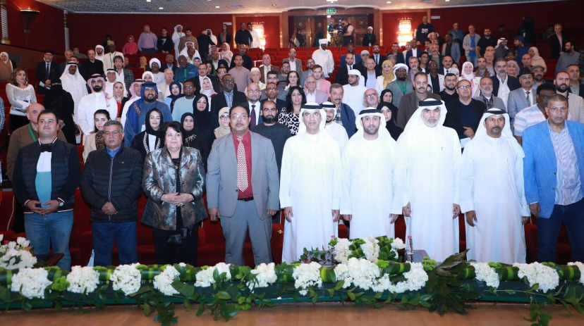 ضمن فعاليات مهرجان الشارقة للشعر العربي : قصائد تحتشد بالحنين وتحتفي بالمعنى ” نسيج شعري من خيوط الحب”