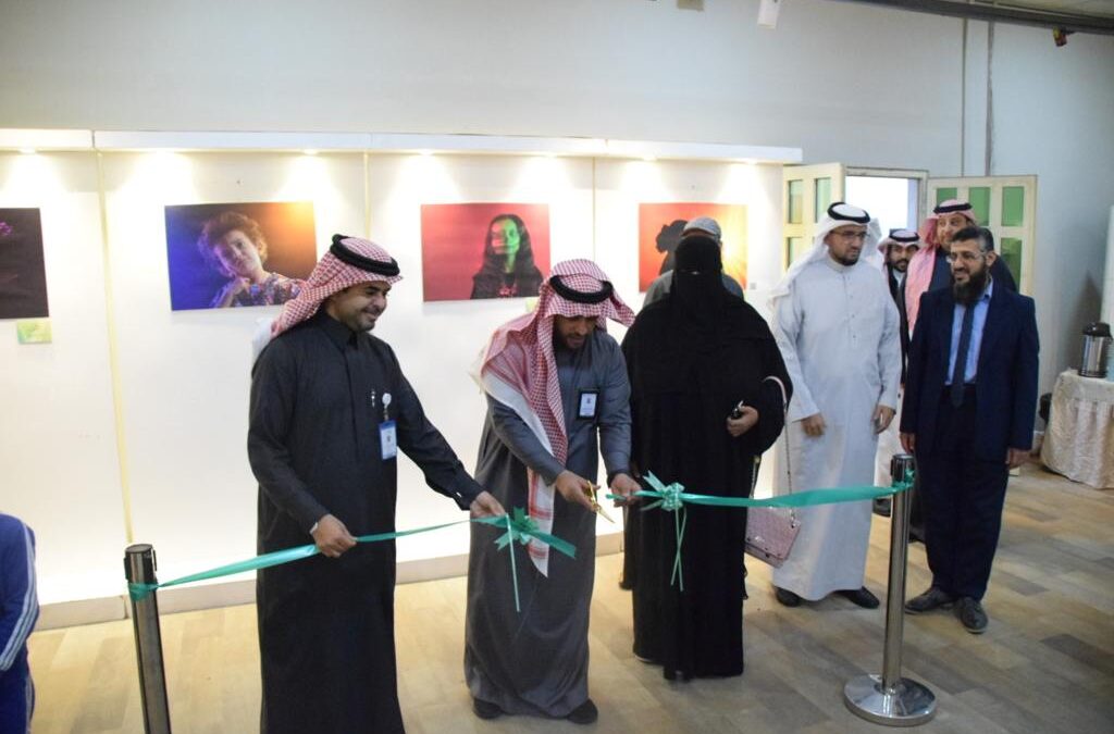 10 مصورات يقدمن لحظات فوتوغرافية في معرض عشرة على عشرة بثقافة وفنون الدمام