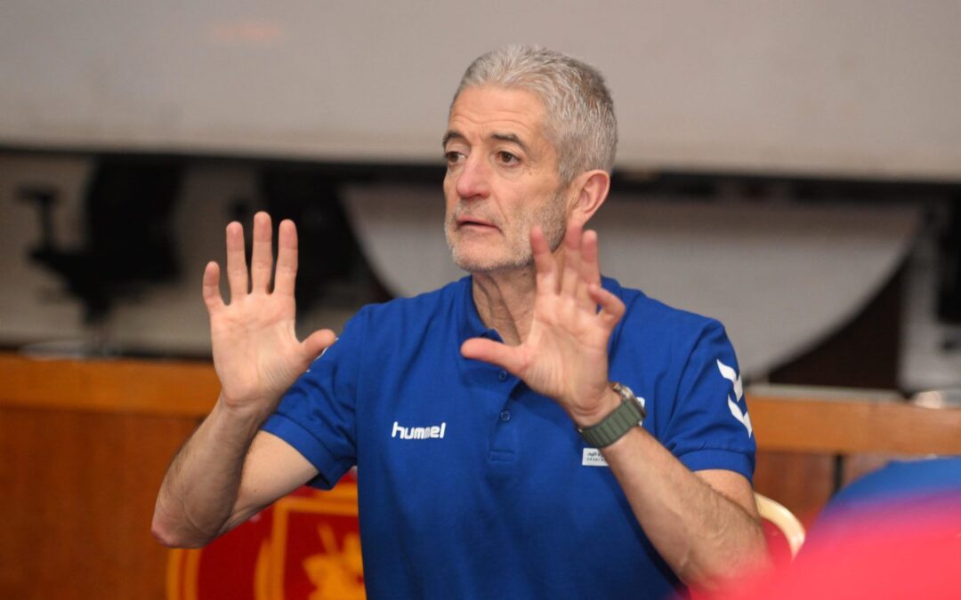 السيــد رامون يختبــر 75 حكم ومراقب