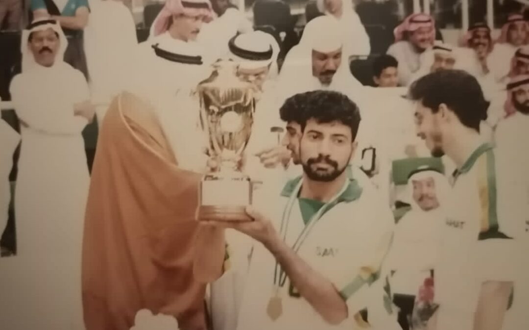 رحل  أبن كرة الطائرة السعودية البار  محمد ال مدن .. عمل بصمت ورحل بصمت (1965-2023)