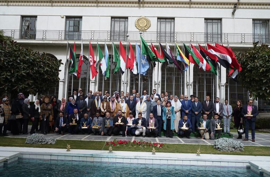 جامعة الدول العربية تحتضن حفل توزيع قلادة مؤسسة الأمير محمد بن فهد العالمية  الدكتور الأنصاري : القلادة تسعى للكشف عن أفضل الممارسات في العمل التطوعي على مستوى العالم