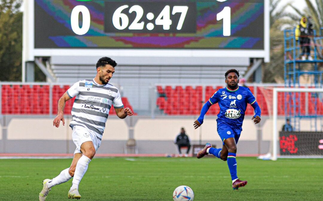 الطائي يزيد جراح الاتفاق بالفوز عليه بهدفين دون رد 