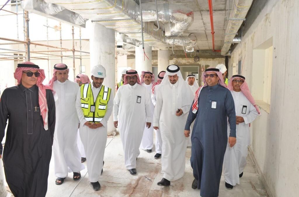 الخريف يقف على المشاريع التعليمية المتعثرة في القطيف.. اطّلع على مستجداتها ووقف على سير العملية التعليمية