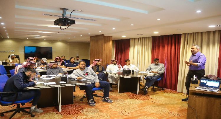 انطلاق الدورة الثالثة من برنامج إعداد وتطوير إداري فريق كرة القدم الفئات السنية بعسير 
