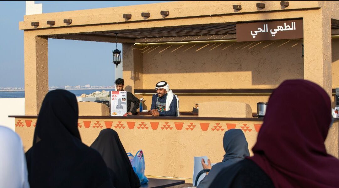 الطهاة السعوديون يقدمون أطباقهم لزوار مهرجان الكتَّاب والقراء