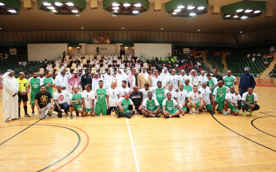 في كرنفال حضره الرياضيون وغاب عنه الاتفاقيون .. نجوم الجالية المصرية يحققون الكأس في حفل تكريم  حسن الطمع