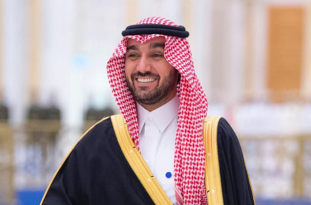 وزير الرياضة يتحدث عن دخول المنتخب السعودي للسيدات في تصنيف ” فيفا ” 