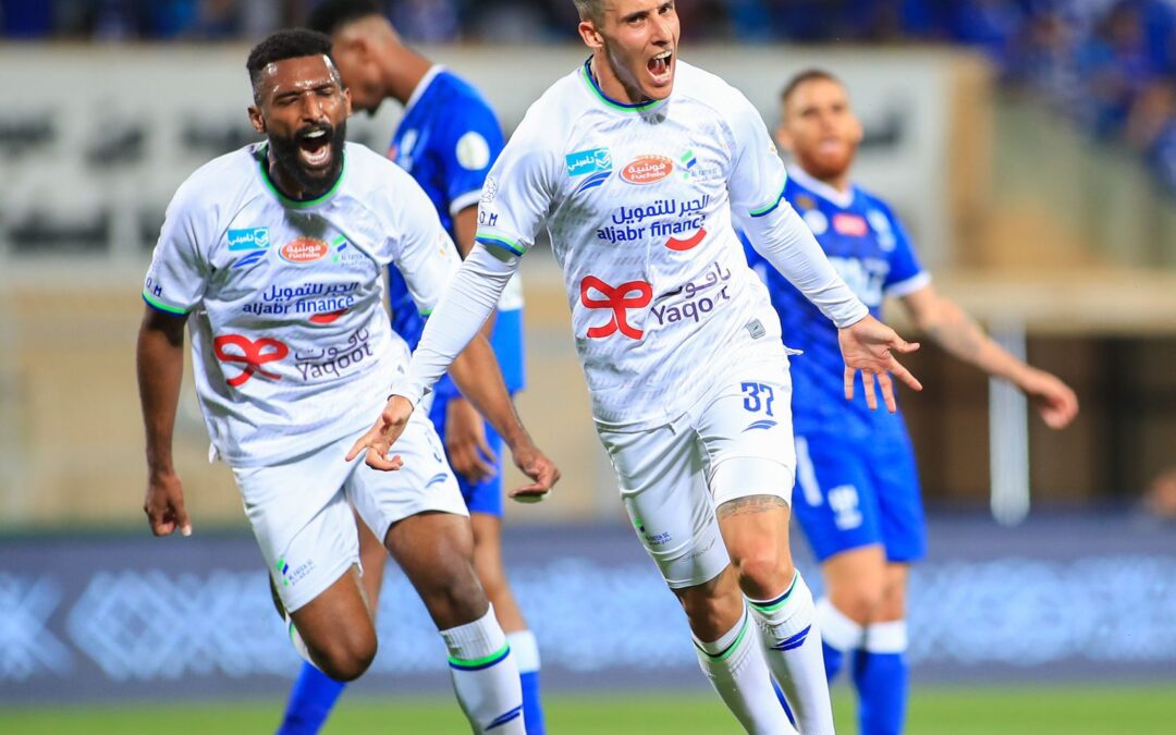 الفتح يضرب الهلال بثنائية لهدف