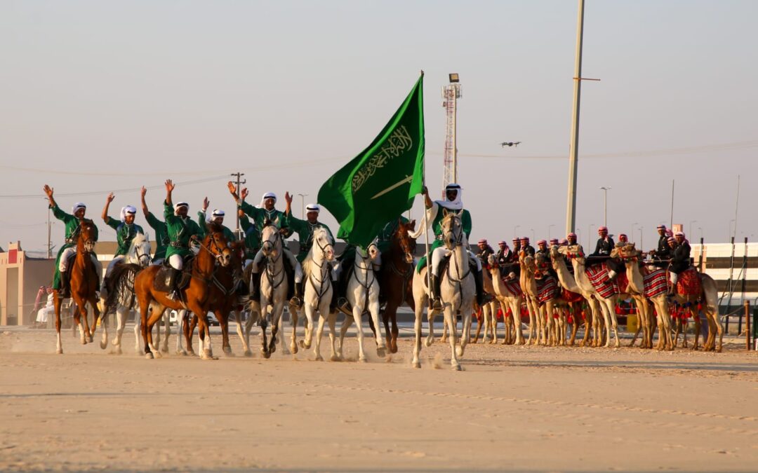 ترقيص الخيل ورمي الرمح والتقاط الأوتاد يمتعان زوار سفاري بقيق