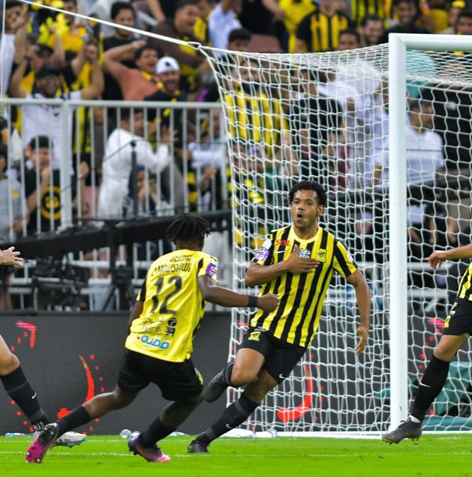 الاتحاد يتصدر دوري روشن في ” جولة يوم العلم ” بفوزه على النصر بلدغه روما