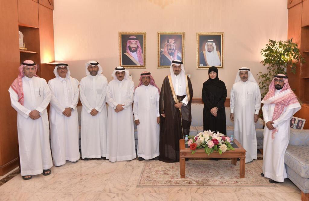 محافظ القطيف يلتقي رئيس نادي الشرقية لذوي الإعاقة واللجنة التنفيذية لفعاليات «لنشاركهم»