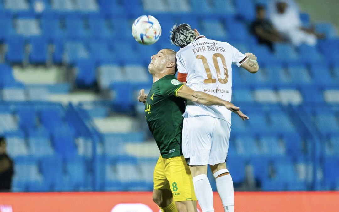 الشباب يفوز على الخليج بصعوبة بثلاثية لهدفين