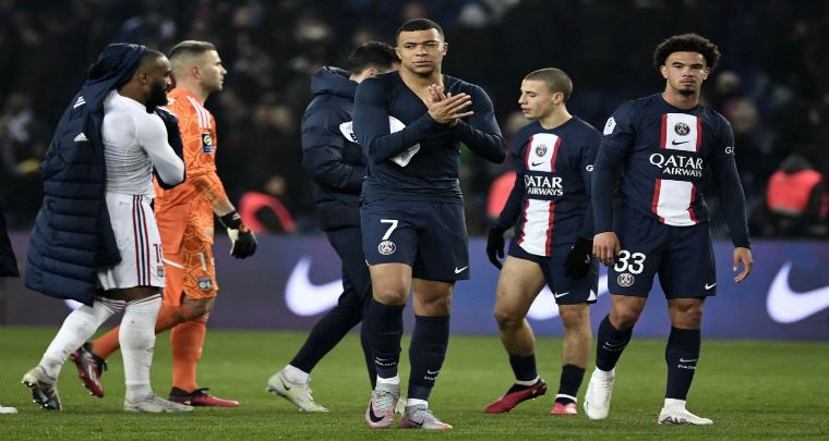 ليون يخطف فوزاً مهماً على باريس سان جيرمان بهدف نظيف