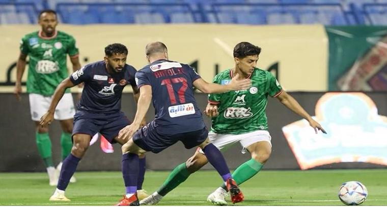 الاتفاق يفوز على ضمك بهدفين دون رد