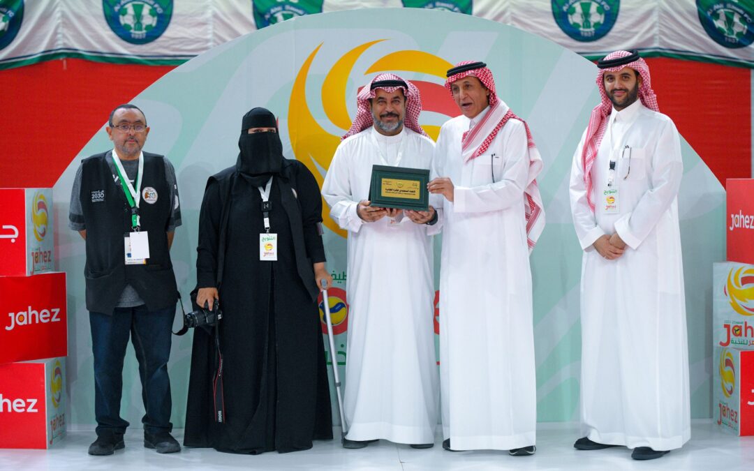 في تكريمه لصحيفة الفرسان..رئيس الاتحاد السعودي للكرة الطائرة .. صحيفة  فرسان الرياضة شريكة معنا بجهودها التي تذكر فتشكر