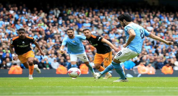 مانشستر سيتي يتغلب على ليدز بهدفين لهدف 