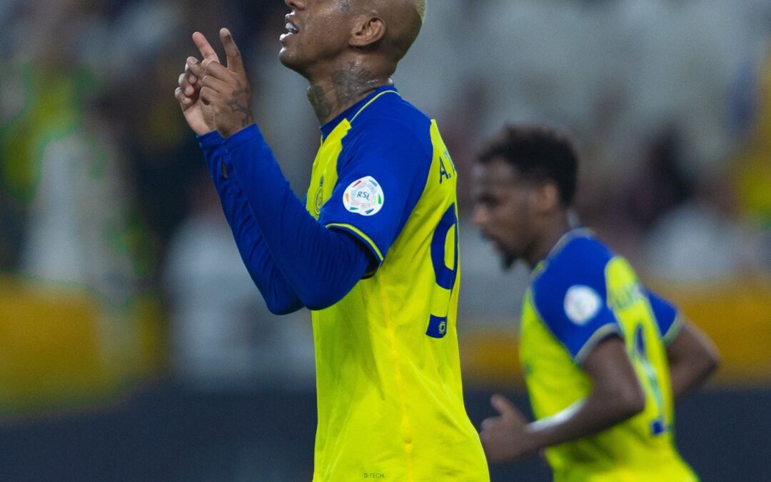 النصر يقلب الطاولة على الشباب بثلاثية لهدفين 